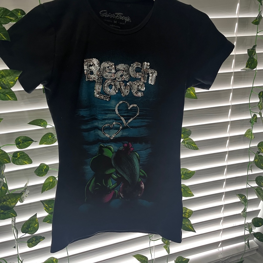 a black top with frogs. from mexico